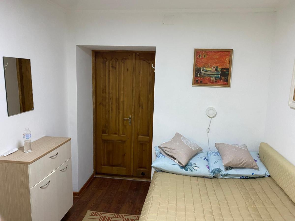 Artotrada Mini-Hotel Odessa Extérieur photo